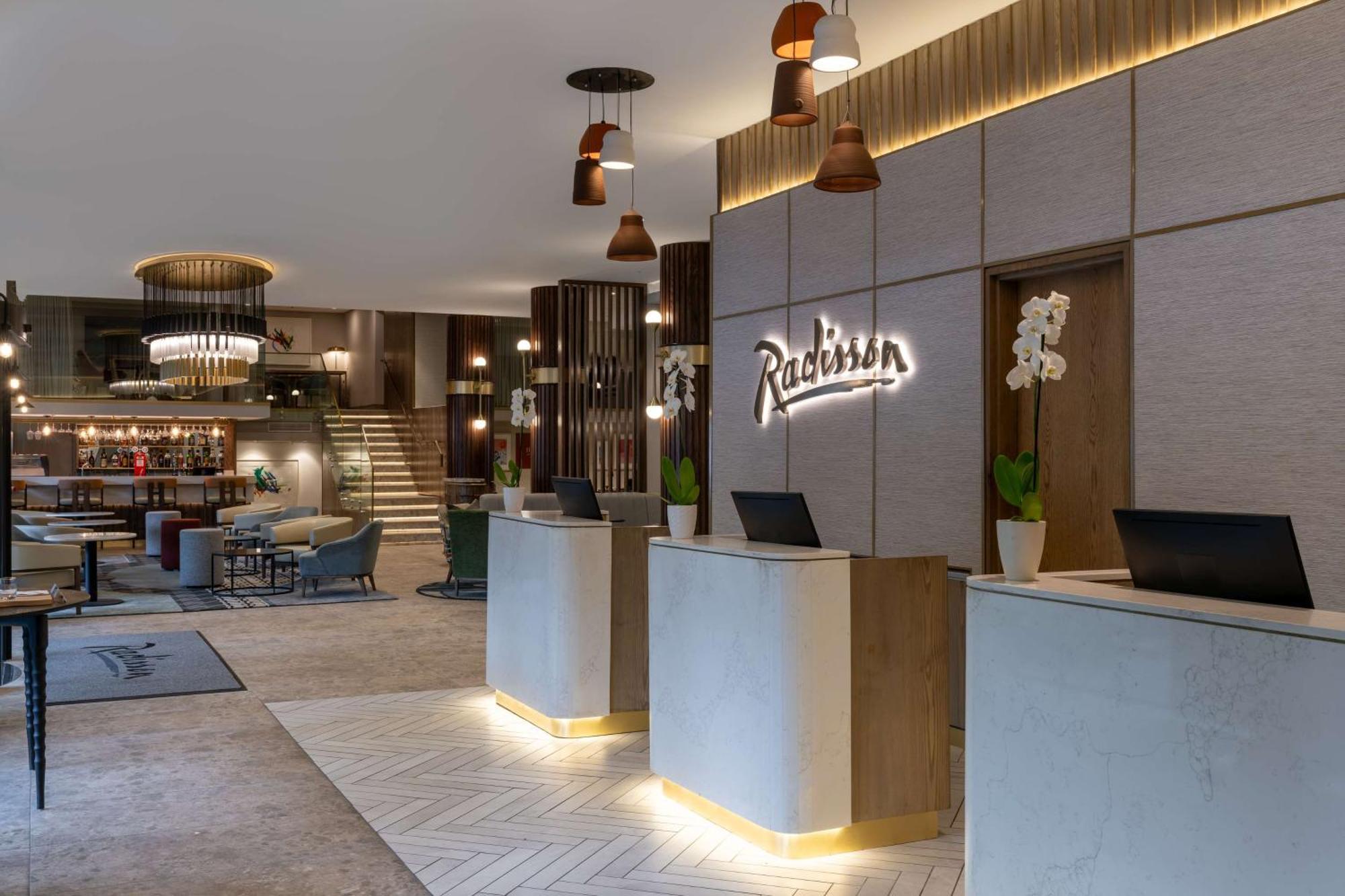 Radisson Foreshore 4*
