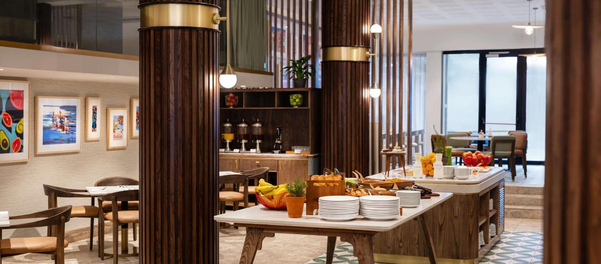 Radisson Foreshore 4*