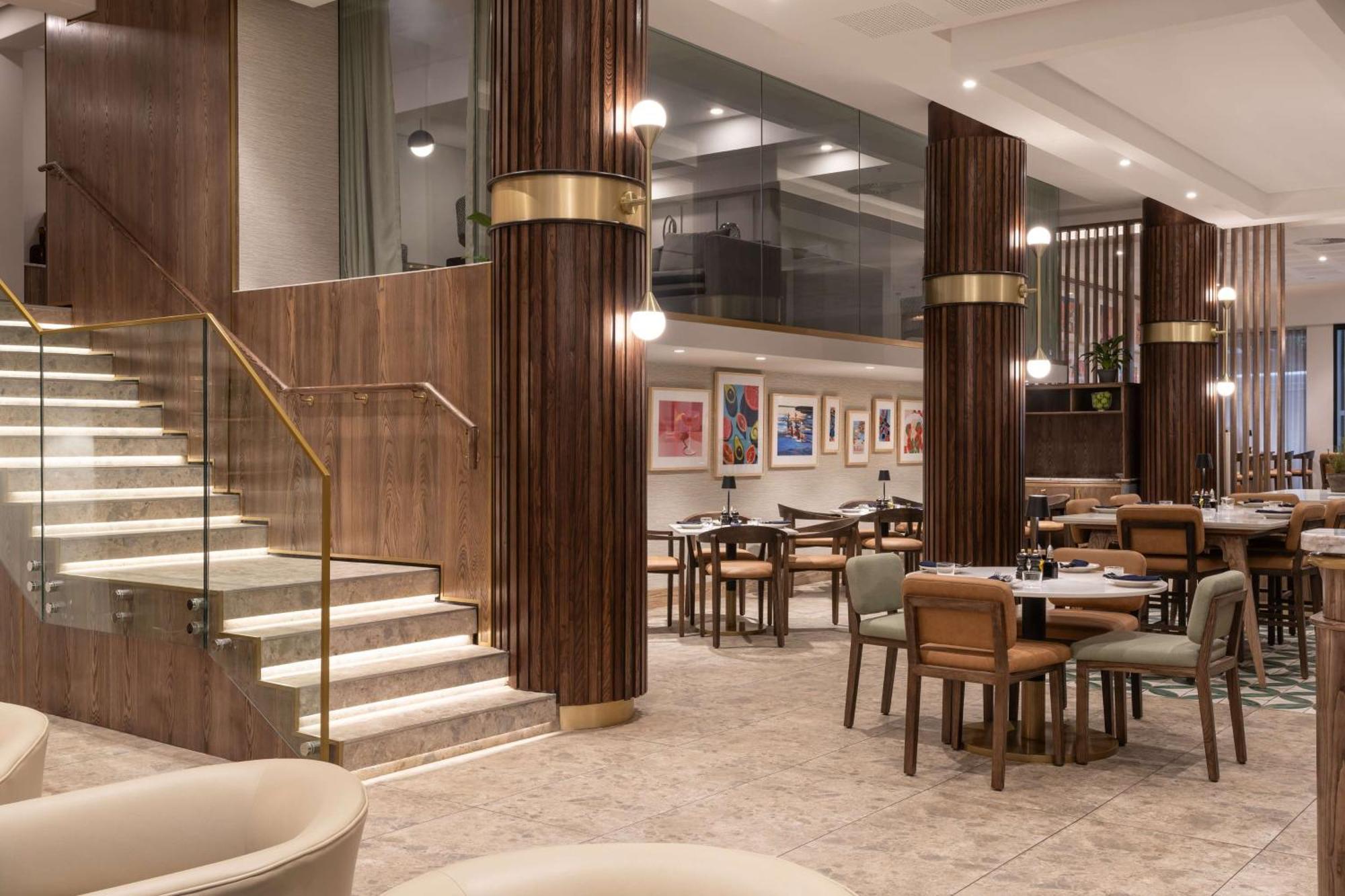 Radisson Foreshore 4*