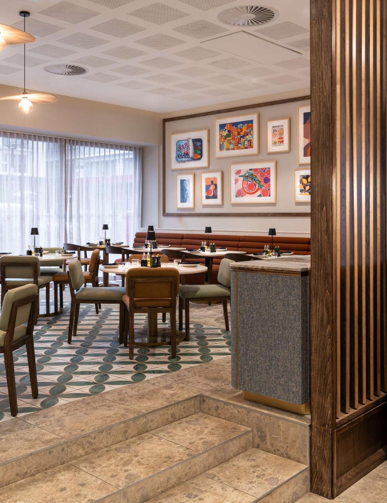 Radisson Foreshore 4*